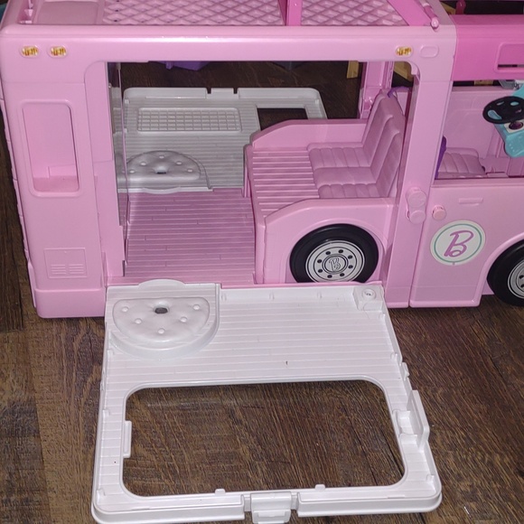 Barbie 3 in 1 camper - Picture 9 of 12